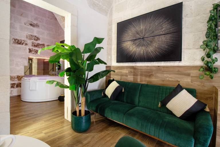 Children-friendly apartment with fast internet, jacuzzi & private pool | Pets are welcome in Fasano