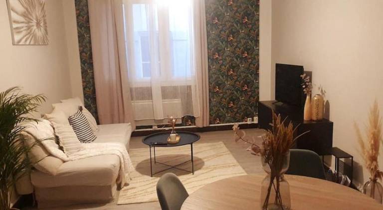 Holiday apartment | Next to Popes' Palace | Pet-friendly — photo 2