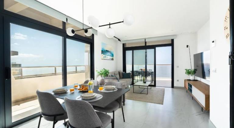 Sunset Cliffs Apartment - High Floor - Sea View — photo 4