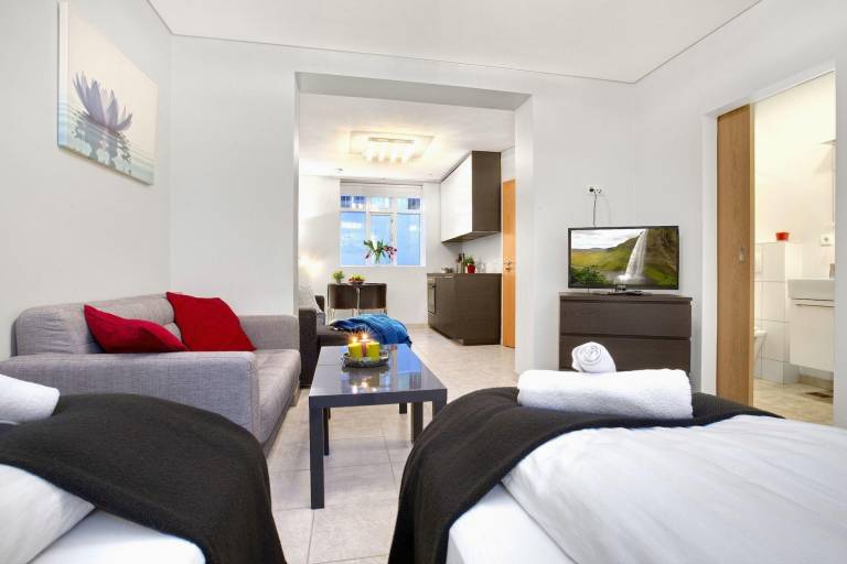 Rental apartment with terrace | Close to Hallgrímskirkja — photo 2
