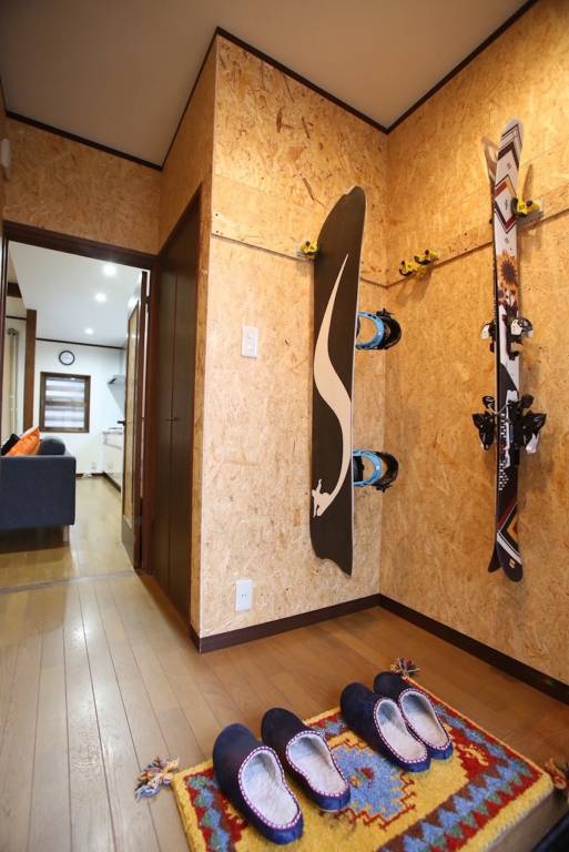Beautiful vacation home with BBQ | Pet-friendly — photo 2