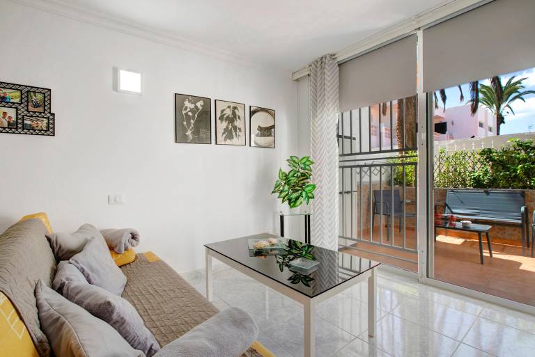 Rental apartment with terrace, pool & fast internet | Garden view | Pet-friendly — photo 4