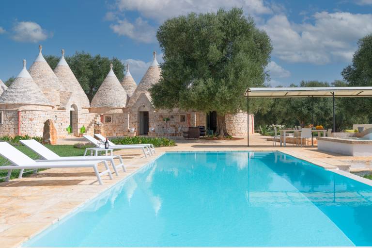 Villa with hot tub, garden & private pool | Pool view — photo 4