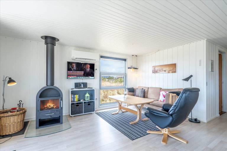 House with terrace, BBQ & sauna | Dogs allowed — photo 2