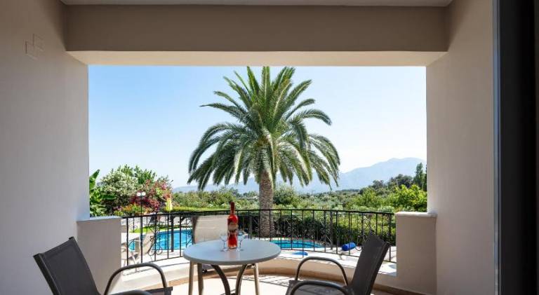 Villa with pool, terrace & yard — photo 4