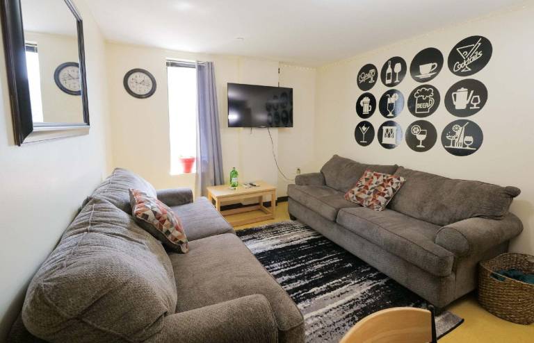 2 Bedroom 2 Bath City Views — photo 2