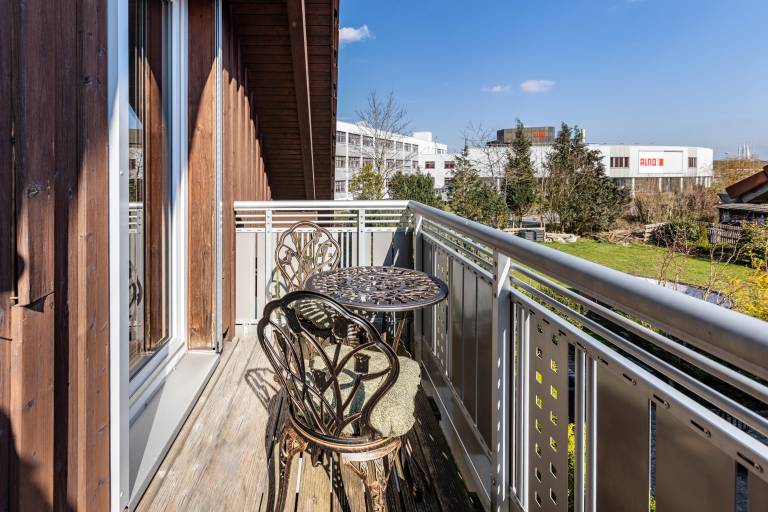 Holiday apartment with fast internet & garden | Garden view — photo 2