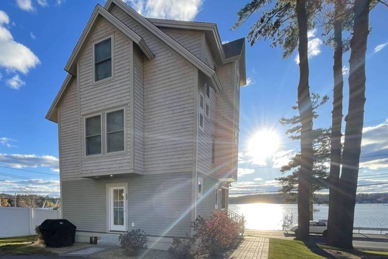 Condo Laconia
