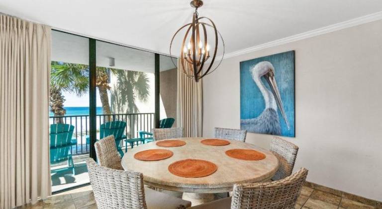 Vacation home with pool & hot tub — photo 4