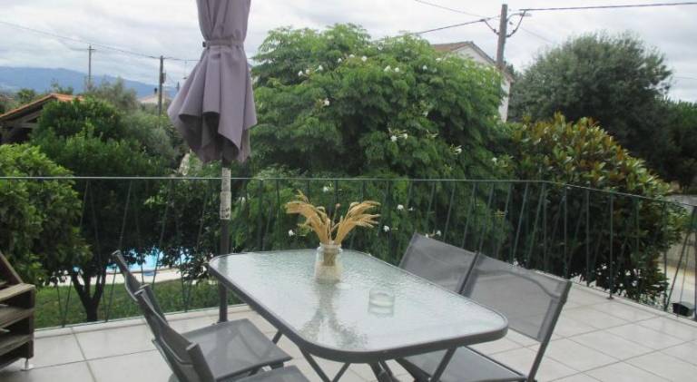 House with terrace, pool & barbeque — photo 5