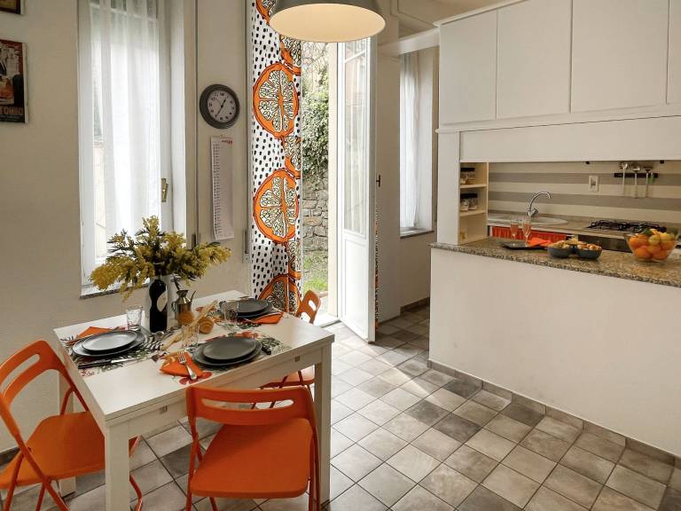 Rental apartment with yard & terrace — photo 2