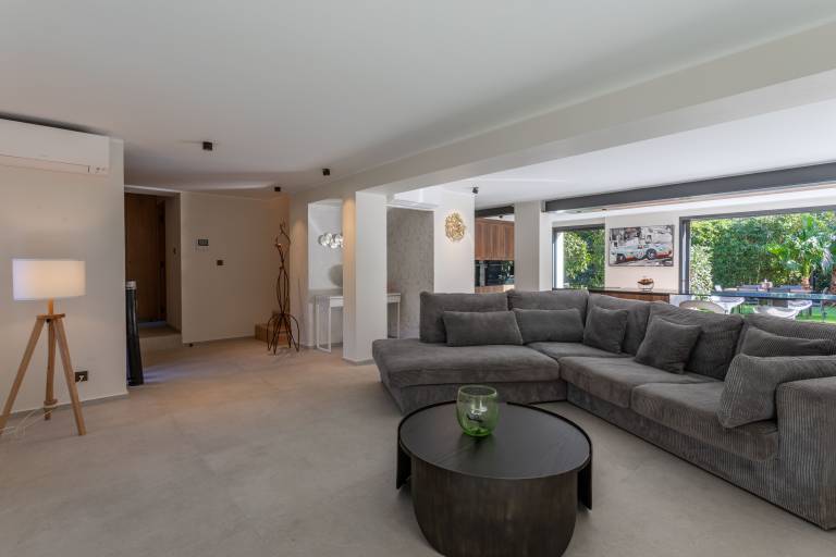 Villa “Moderne” with Private Pool, Wi-Fi, and Air Conditioning — photo 4
