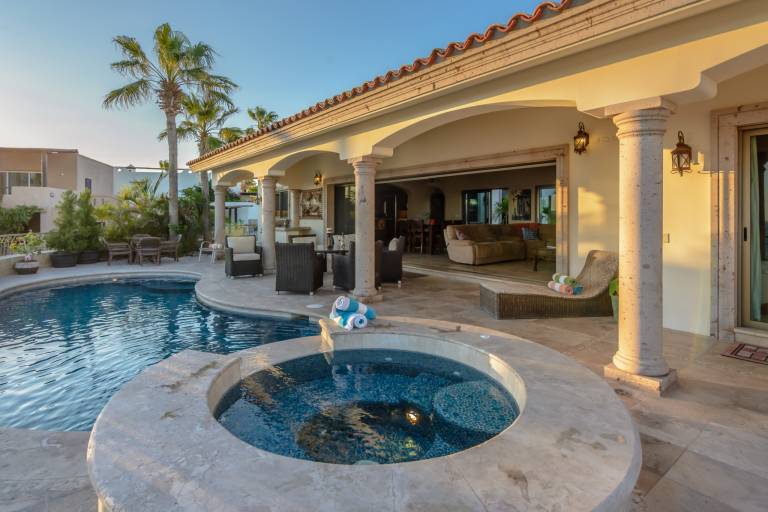 Cabo Hacienda w Private Pool & Rooftop Terrace