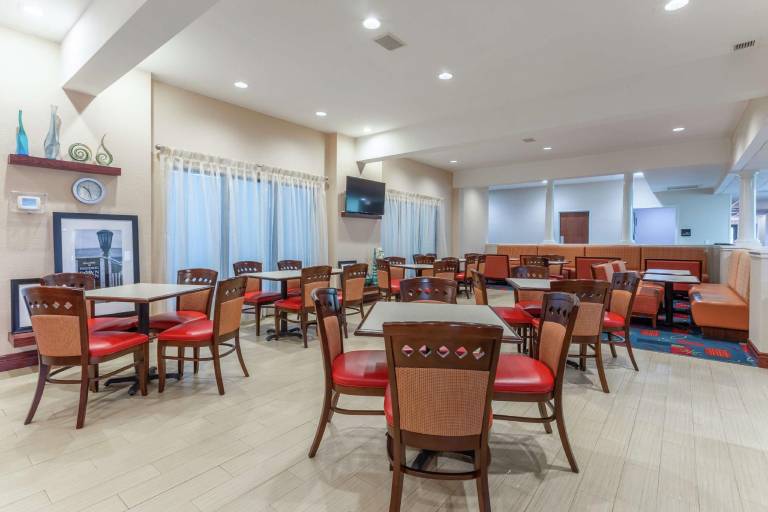 Hampton Inn Jefferson City at the Capital Mall — photo 5