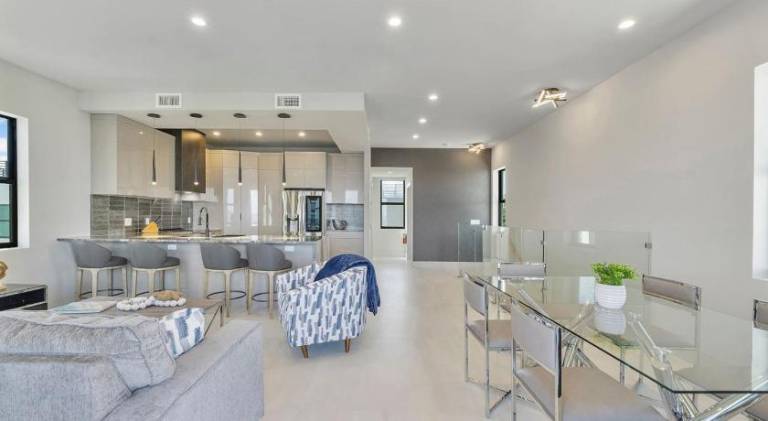 Brand New Oceanside Paradise Waterfront with Pool and Hot Tub — photo 5
