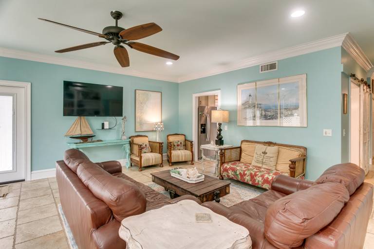 St Simons Island Townhome w/ Balcony + Ocean View! — photo 4
