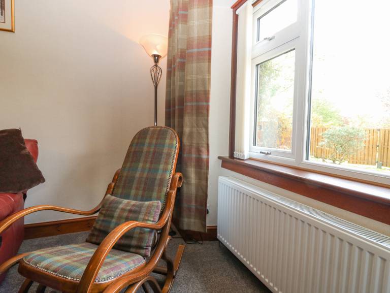 Cottage with garden — photo 5