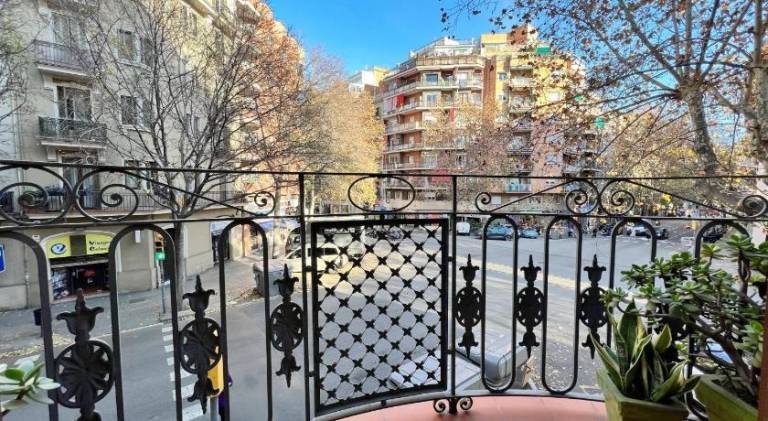Apartment with terrace — photo 3
