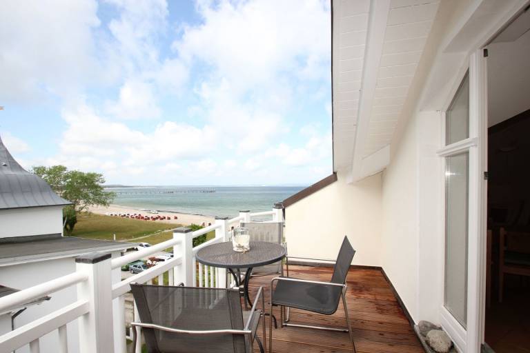 strandnahe Ferienwohnung mit Balkon und Meerblick - Villa Strandeck FeWo 08 — photo 4