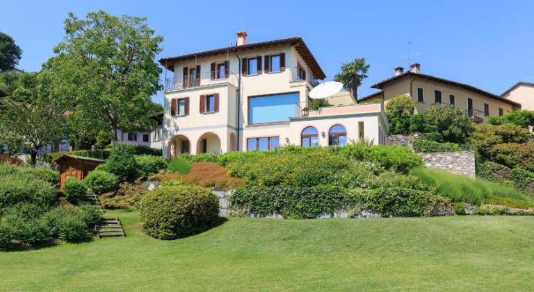 Beautiful rental apartment with jacuzzi | Pets are welcome in Stresa