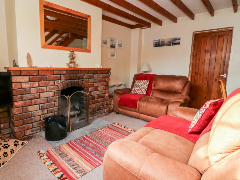 Family-friendly wonderful cottage with yard | Dogs allowed — photo 5