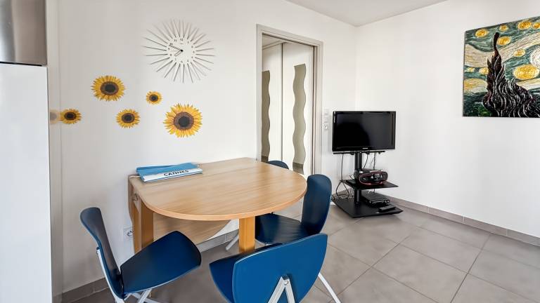 Modern 2 Bd Next To Rue D'antibes — photo 3