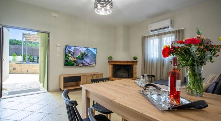 Wonderful rental apartment with pool, patio & garden | Pet-friendly — photo 3