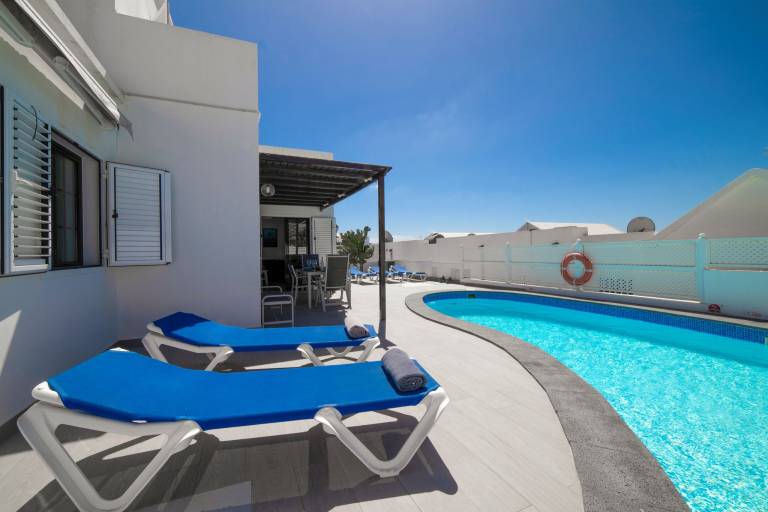 Fully equipped villa with private pool, patio & grill | Close to the beach | Dogs allowed — photo 5