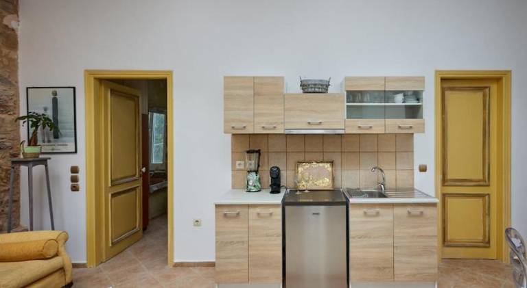 Rental apartment with terrace, garden & pool — photo 5