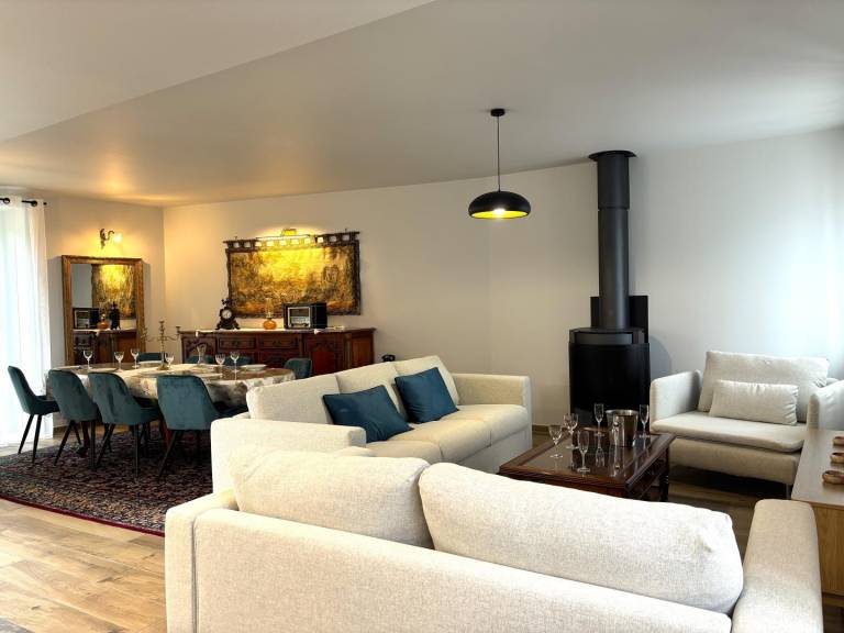 Gite with yard & patio in Moulins