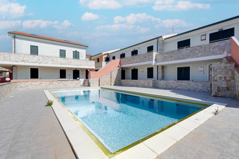 Holiday apartment with pool & terrace | Next to the beach | Pet-friendly in Valledoria