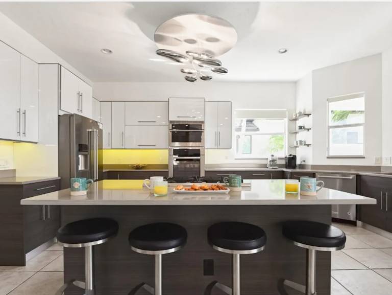 Stunning Sunsets and Waterfront Elegance - Sunset Shore on 28th - Roelens — photo 4