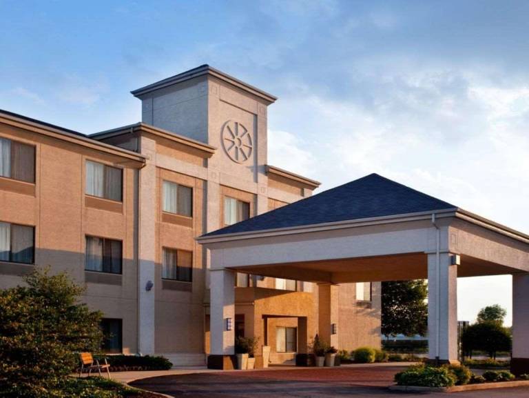 Baymont Inn & Suites Merrillville — photo 5
