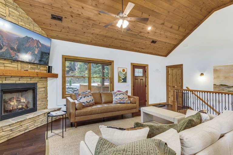 Family-friendly big cabin with barbeque | Mountain view | Pets allowed — photo 4