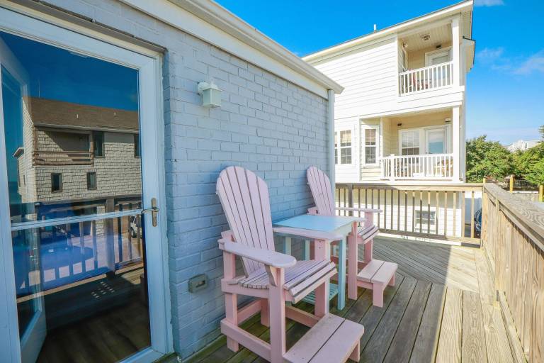 Children-friendly wonderful rental apartment with fast internet | Water view | Close to the beach | Pets are welcome in Virginia Beach, VA