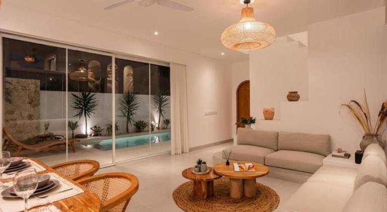 Villa with pool — photo 3