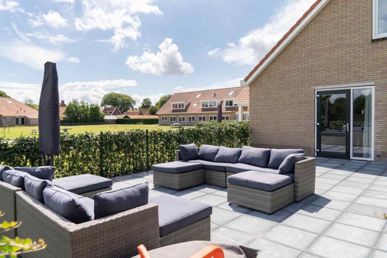 Familienorientiertes geräumiges Ferienhaus mit Terrasse und Garten | Haustiere sind willkommen