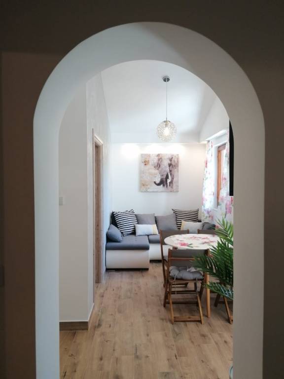 Two bedroom apartment near beach Okrug Gornji, Čiovo (A-25387-b) — photo 3