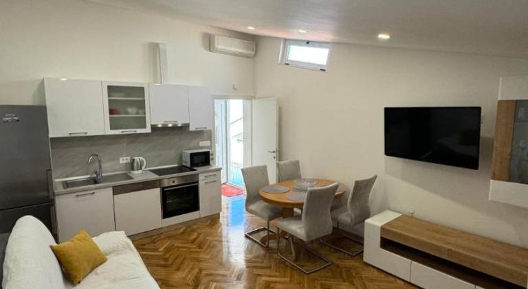 Holiday apartment with patio — photo 5