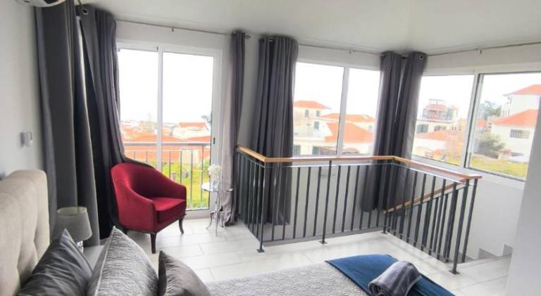 Pleasant vacation home with patio | Close to Cathedral of Funchal | Pet-friendly — photo 2
