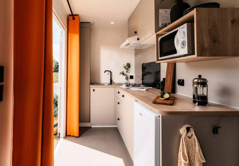 Camping Les Goélands - Mobile home Premium - 1 bedroom - semi-covered terrace with sea view 2 people — photo 2
