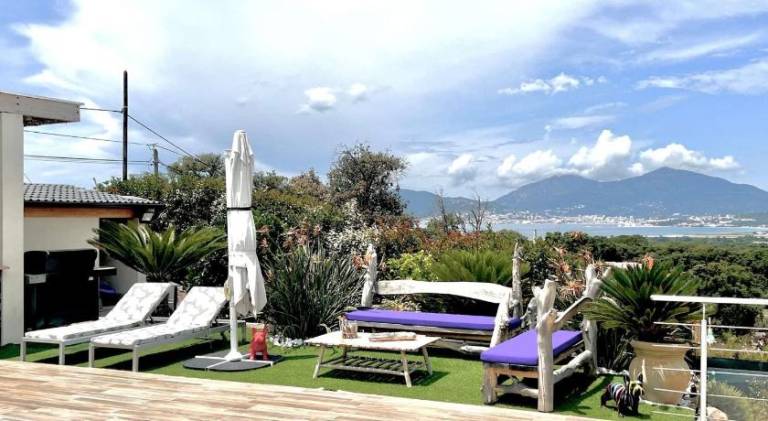 Villa with pool — photo 4