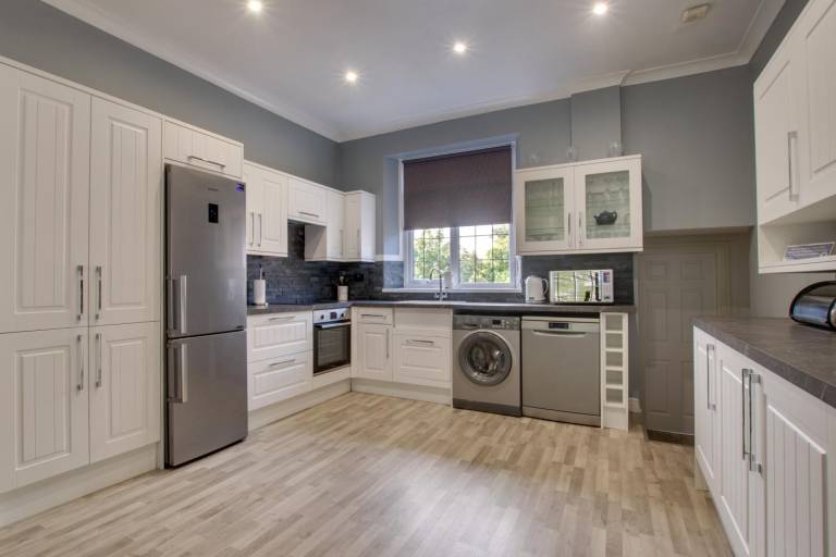 Fully equipped nice rental apartment | Near Cardiff Castle | Dogs allowed — photo 5