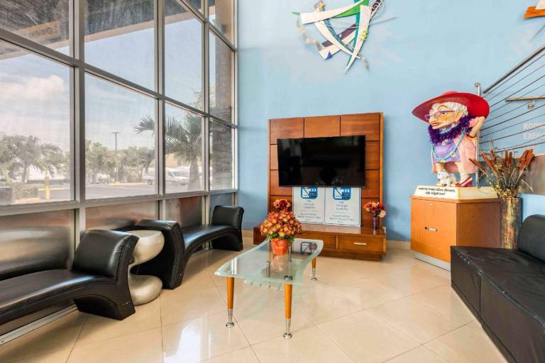 Rodeway Inn & Suites Fort Lauderdale Airport & Cruise Port — photo 3