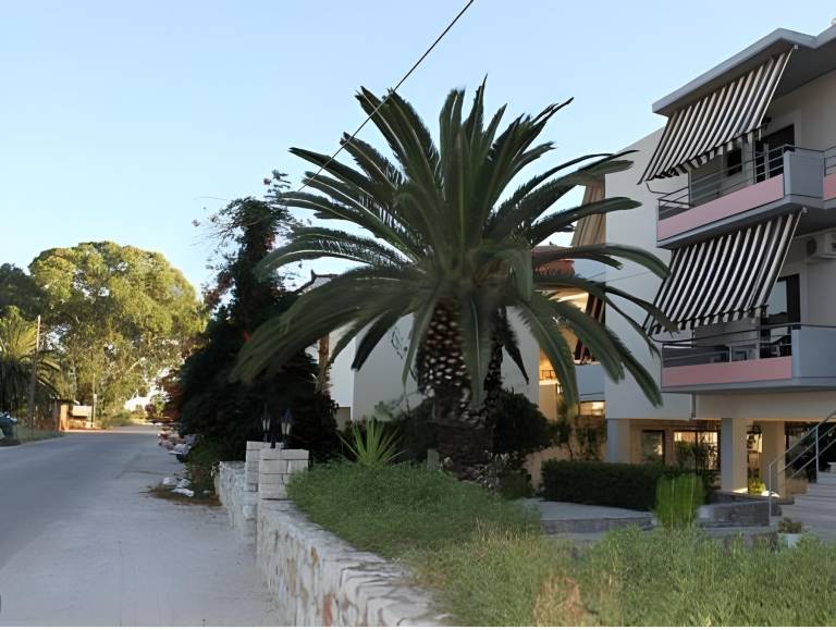 Nice serviced apartment with patio & garden | Beach nearby | Pets allowed — photo 3