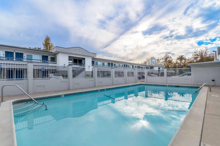 Motel 6 San Jose, CA - Convention Center — photo 4