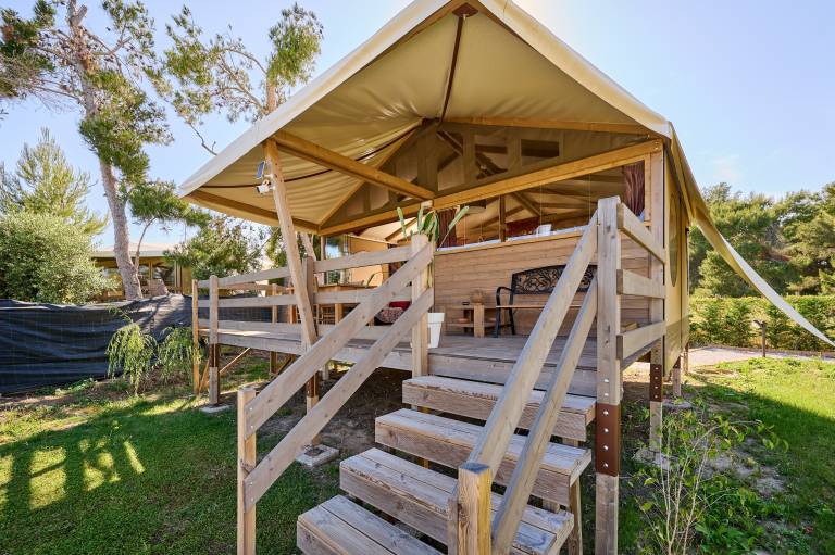 Glamping 'Tenda Glamping Vicino Al Mare' with Terrace, Garden and Wi-Fi — photo 2
