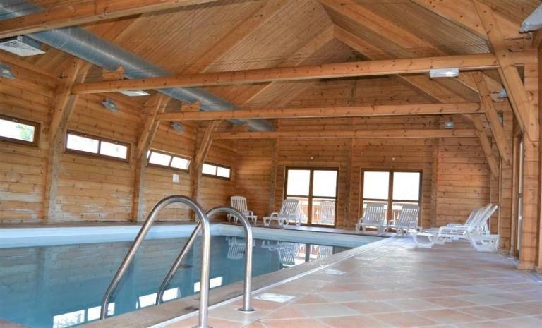 Chalet, 350m from resort center, swimming pool, sauna, terrace, fireplace or stove, tv, 85m² — photo 3
