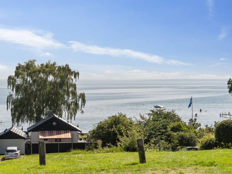 Family-friendly charming vacation home with barbeque & terrace | Next to the beach | Pets allowed — photo 4