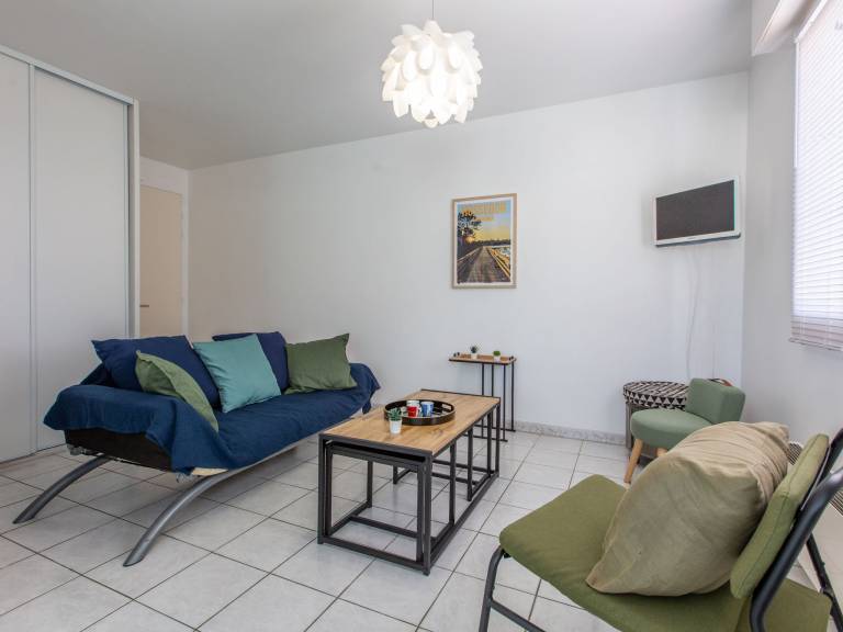 Children-friendly rental apartment with pool | Pets are welcome — photo 3